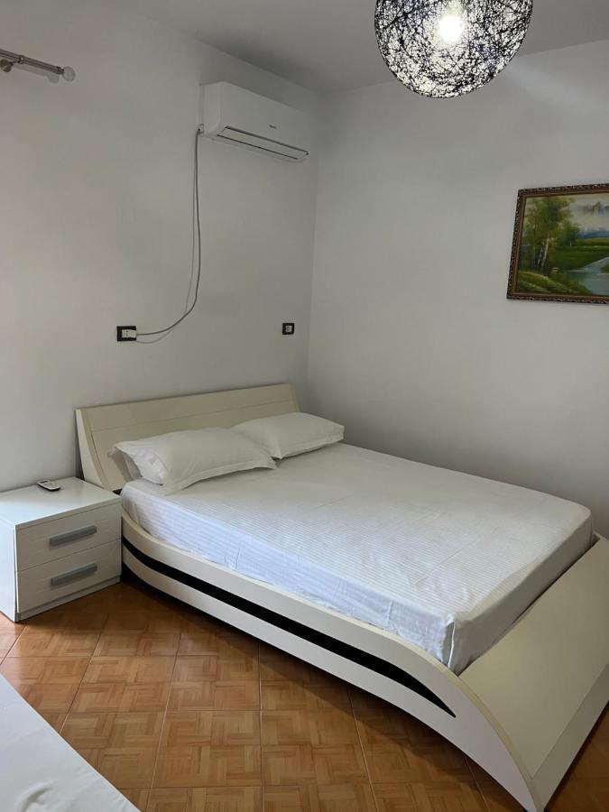 Rooms For Rent Habipi Vlore Luaran gambar
