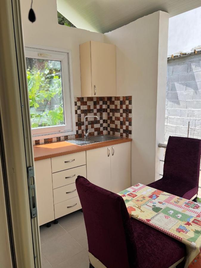 Rooms For Rent Habipi Vlore Luaran gambar